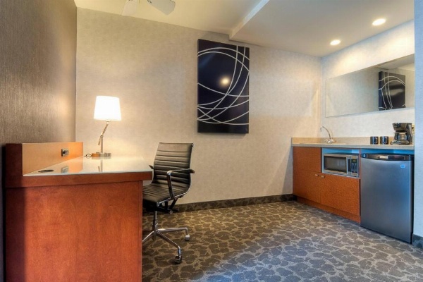 SpringHill Suites by Marriott Old Montreal image 17