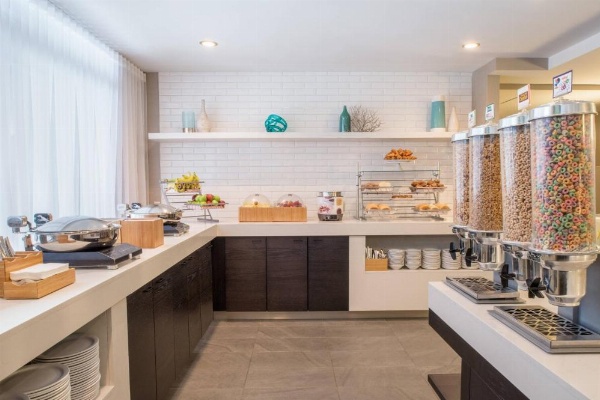 SpringHill Suites by Marriott Old Montreal image 21
