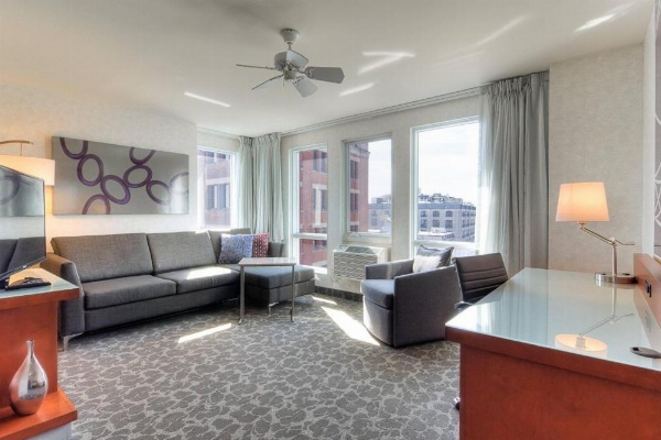 SpringHill Suites by Marriott Old Montreal image 9